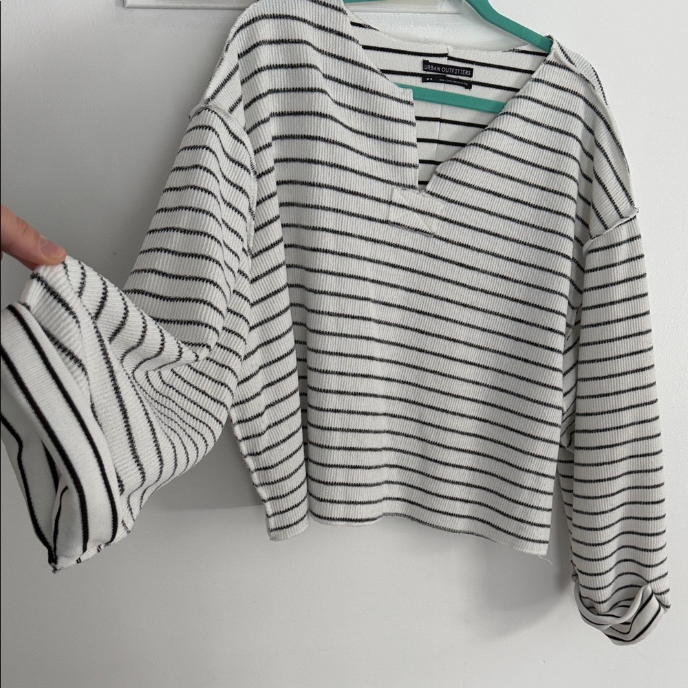 Urban Outfitters White and Black Striped V-Neck Sweater